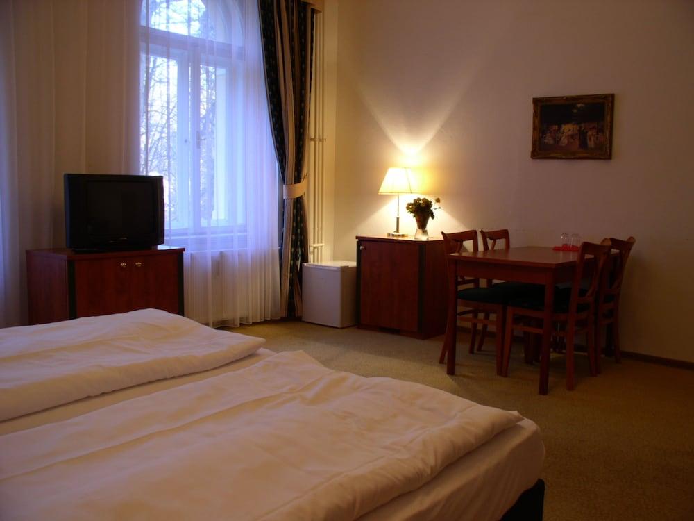 Rezidence Gloria Hotel 2*